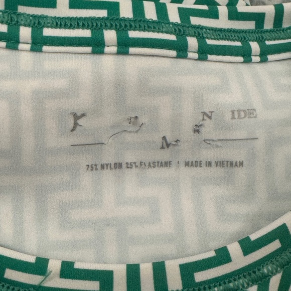 Southern Tide Lyllee ST Geo Printed UPF Performance Dress - Picture 8 of 8